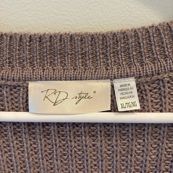 RD Style - Josslyn V Neck Sweater (from stitch fix). Size XL - Picture 6 of 14